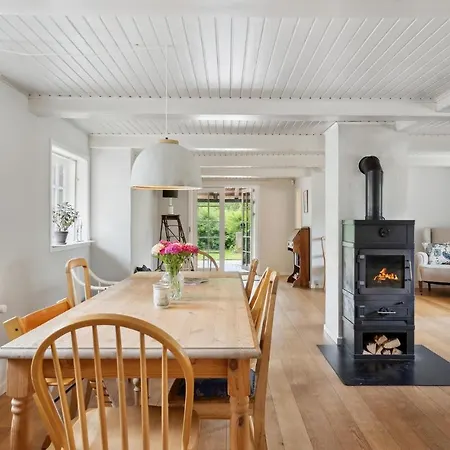 3 Bedroom Amazing In Ferienhaus *