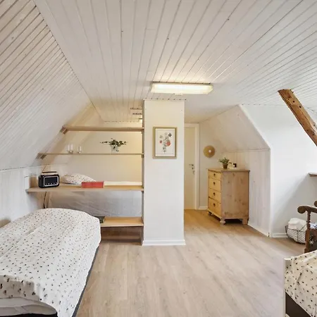 3 Bedroom Amazing In Ferienhaus *